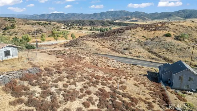 1 Johnson Road, Lake Hughes, CA 93532 - #3