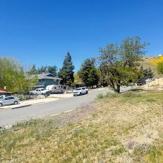 1 Johnson Road, Lake Hughes, CA 93532 - #2