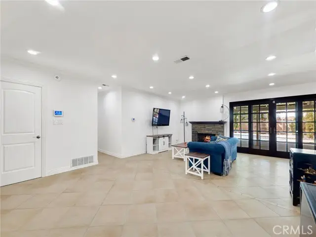 9527 Oso Avenue, Chatsworth, CA 91311 - Image #2