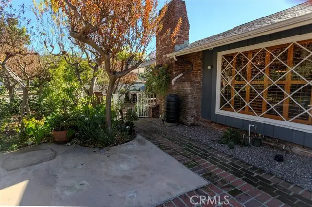 1724 Sombra Drive, Glendale, CA 91208 - #3