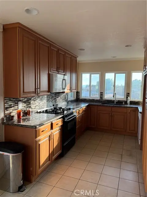 15455 Glenoaks Boulevard  #226, Sylmar, CA 91342 - Image #2