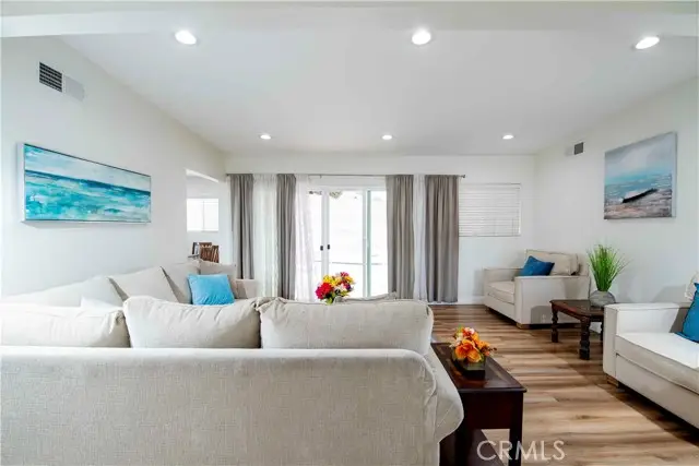 11968 Rossiter, Sylmar, CA 91342 - Image #2