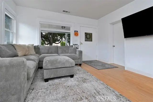 126 Franklin Court, Glendale, CA 91205 - Image #3