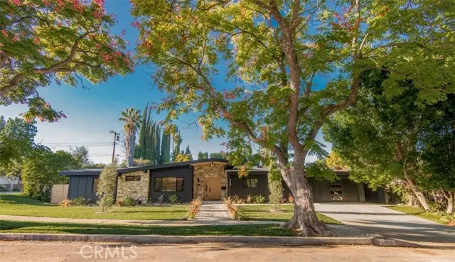 23623 Ladrillo, Woodland Hills, CA 91367 - Image #3