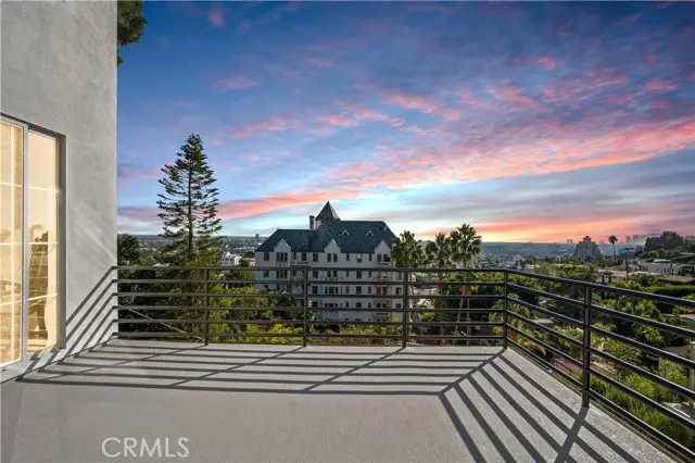 8246 Woodshill Trail, Los Angeles, CA 90069 - Image #2