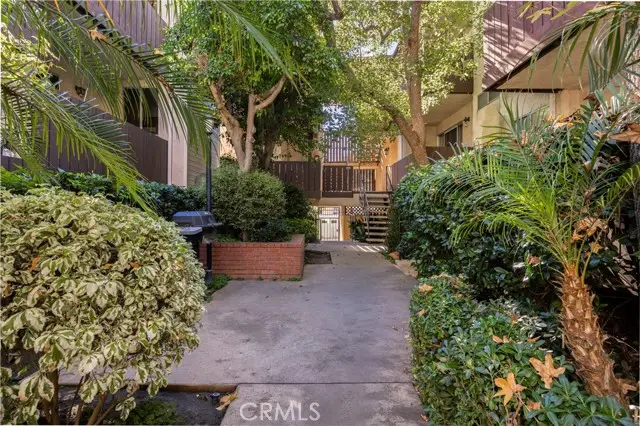 14960 Victory  #102, Van Nuys, CA 91411 - Image #2