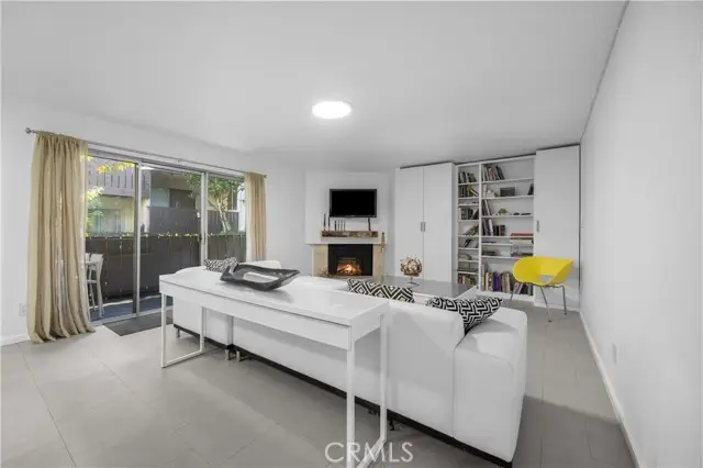 14960 Victory  #102, Van Nuys, CA 91411 - Image #3