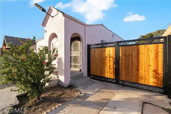 641 108th, Los Angeles, CA 90044