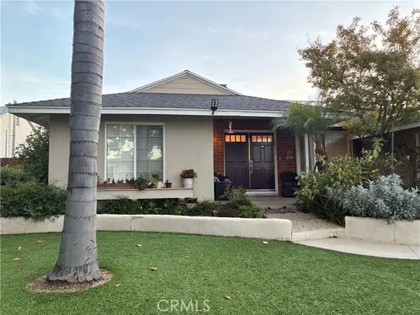 19046 Friar St, Tarzana, CA 91335