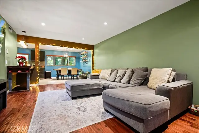 15457 Moorpark Street  #1, Sherman Oaks, CA 91403 - Image #2