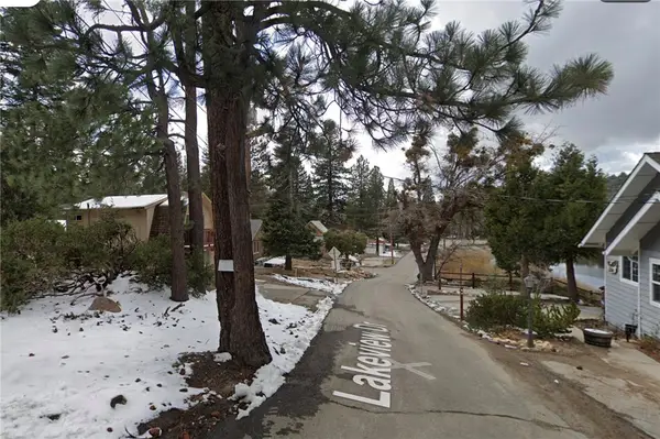 33432 Lake View Dr, Running Springs, CA 92382