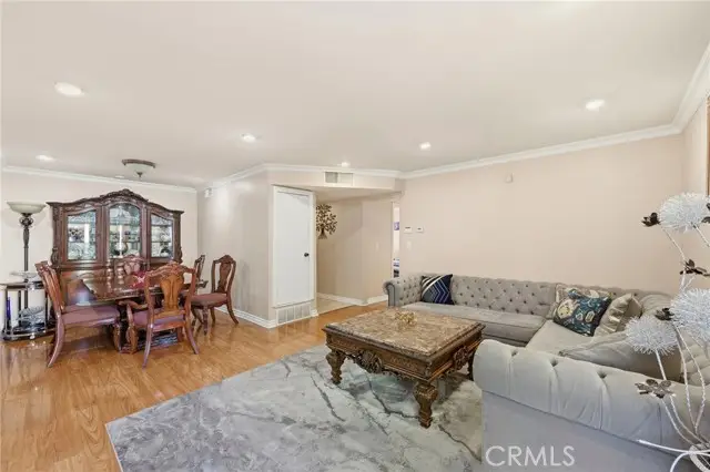 15010 Victory Blvd, Van Nuys, CA 91411 - Image #3