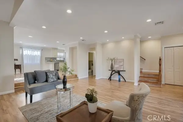 8958 Burnet Avenue  #E6, North Hills, CA 91343