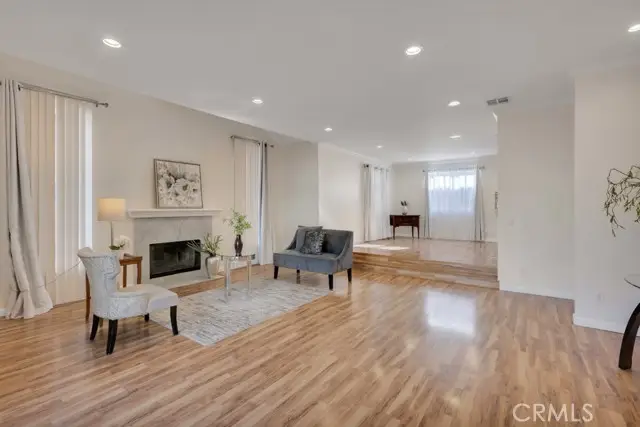 8958 Burnet Avenue  #E6, North Hills, CA 91343 - Image #2