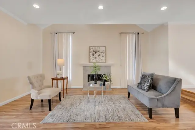 8958 Burnet Avenue  #E6, North Hills, CA 91343 - Image #3