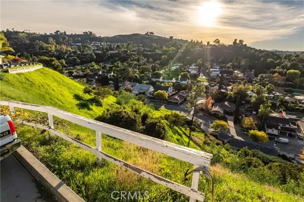 34 TORREON Drive, Woodland Hills, CA 91364