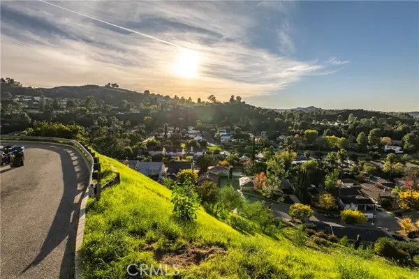 32 SAN BLAS Avenue, Woodland Hills, CA 91364