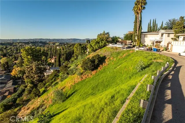 32 SAN BLAS Avenue, Woodland Hills, CA 91364 - Image #2