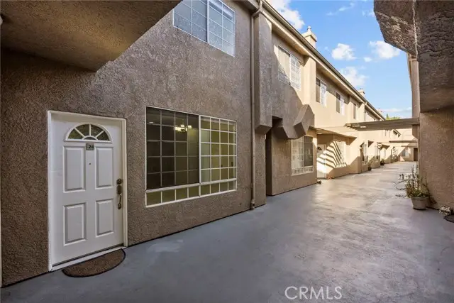 18347 Saticoy Street  #24, Reseda, CA 91335 - #3