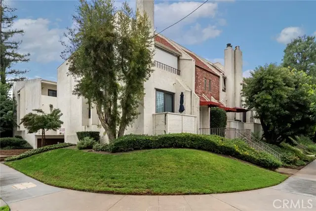 6540 Hayvenhurst  #15, Van Nuys, CA 91406 - Image #3