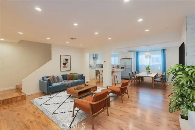 18550 Hatteras  #16, Tarzana, CA 91356 - Image #2