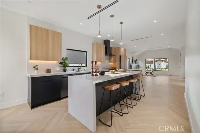 1346 Linden Avenue, Glendale, CA 91201 - Image #2