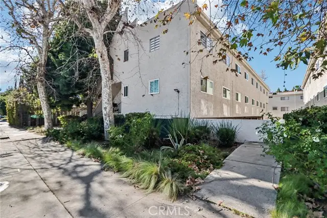 7439 Woodman Avenue  #31, Van Nuys, CA 91405 - Image #2