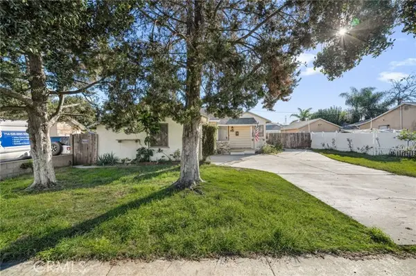 2106 Cerritos, Anaheim, CA 92804