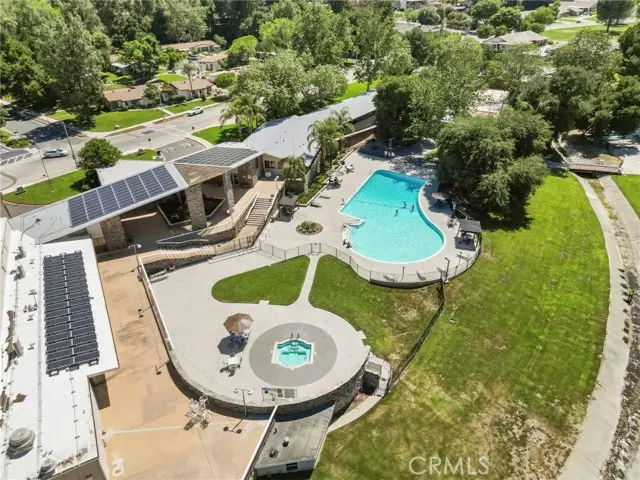 19122 Avenue Of The Oaks  #A, Newhall, CA 91321 - Image #3