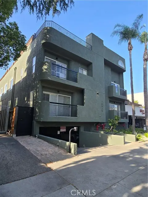 14919 Dickens Street  #105, Sherman Oaks, CA 91403