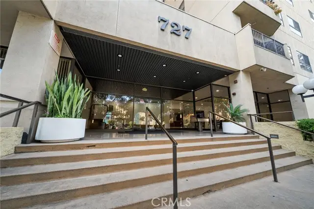 727 Ardmore  #308, Los Angeles, CA 90005 - Image #1