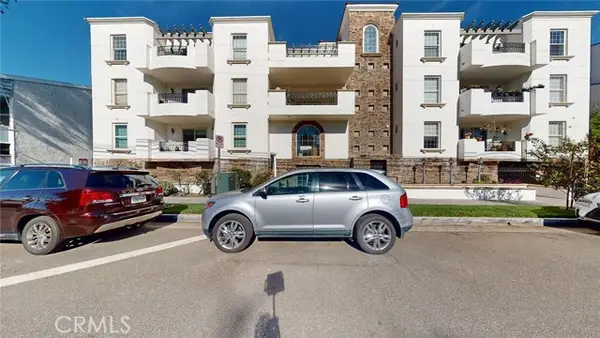 12407 Moorpark  #301, Studio City, CA 91604