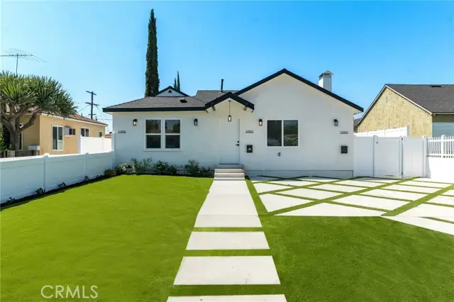 11912 Elkwood Street, North Hollywood, CA 91605 - #2