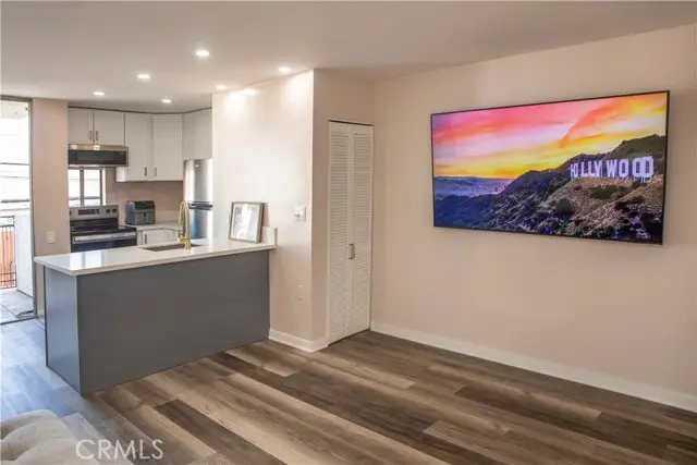 6151 Orange  #215, Los Angeles, CA 90048 - Image #3