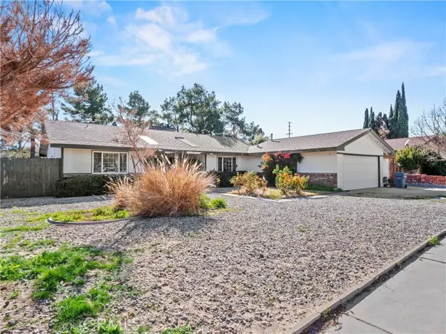 556 Callet, Palmdale, CA 93551 - Image #2