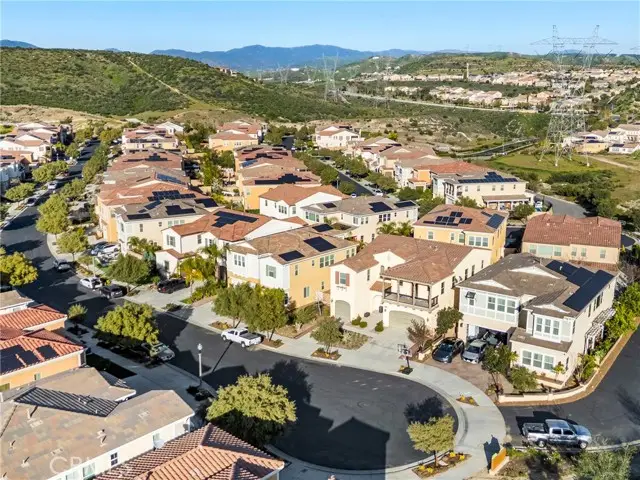 27606 Skylark Lane, Saugus, CA 91350 - #3