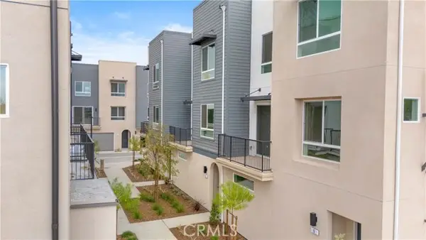 9429 Sepulveda Blvd.  #3, North Hills, CA 91343