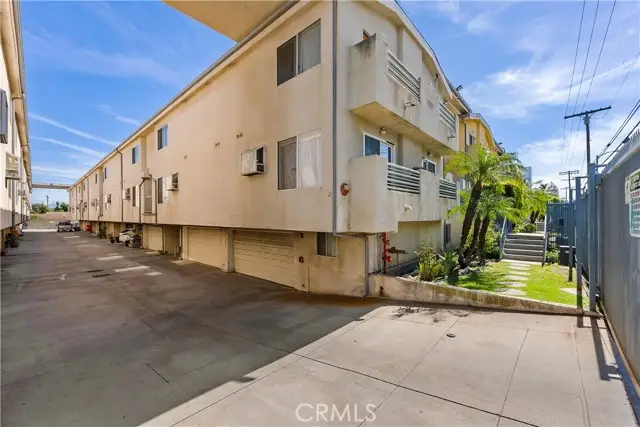 8800 Burnet Avenue  #15, North Hills, CA 91343 - #3