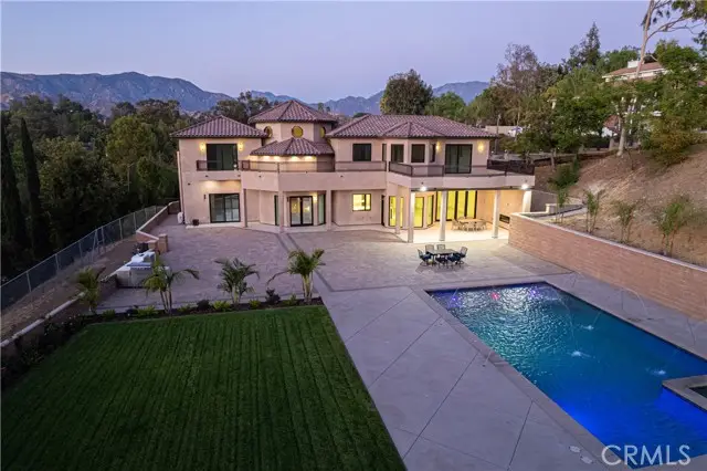 10521 Mary Bell Avenue, Sunland, CA 91040 - #2