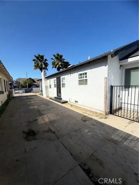 6616 Denver, Los Angeles, CA 90044