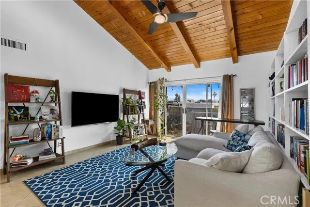 20134 Leadwell Street  #332, Winnetka, CA 91306 - Image #2