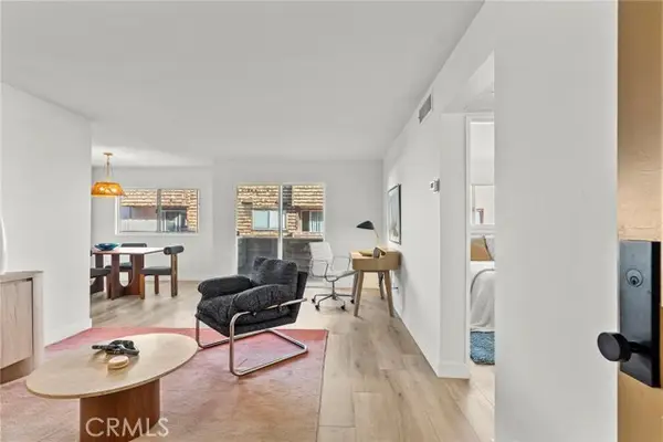 5400 Newcastle  #12, Encino, CA 91316