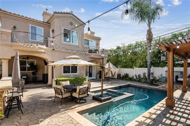 15102 Greenleaf Street, Sherman Oaks, CA 91403 - Image #3