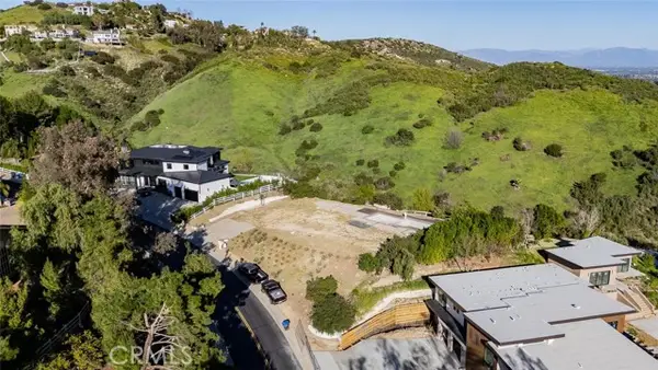 42 Dapplegray, West Hills, CA 91307