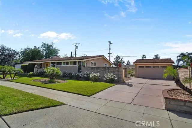 8347 Delco Avenue, Winnetka, CA 91306 - #2