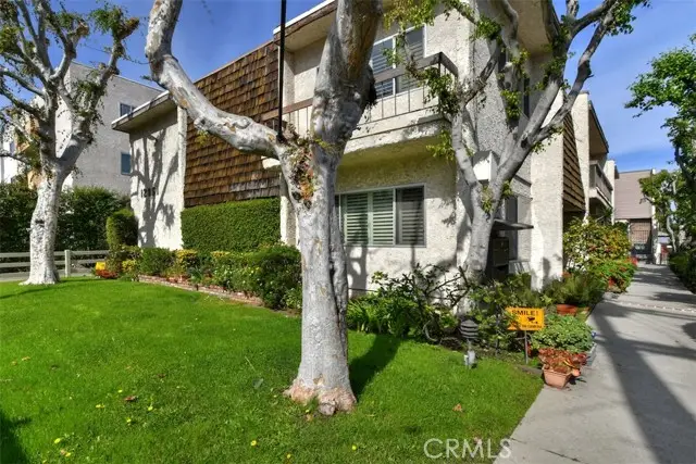 12951 Riverside Drive  #4, Sherman Oaks, CA 91423 - #2