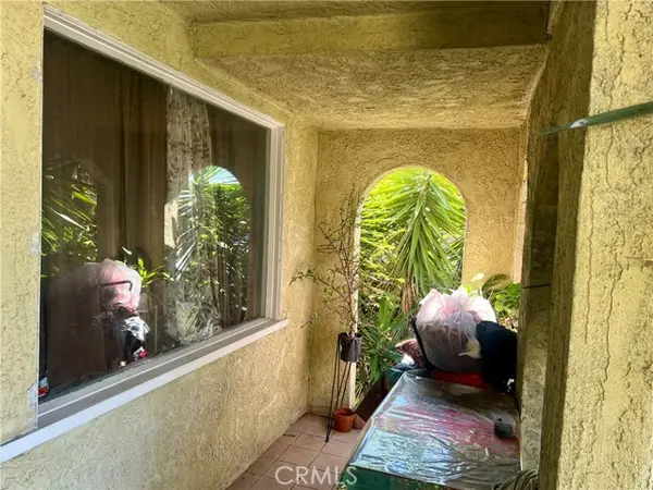 946 Vancouver Avenue, East Los Angeles, CA 90022