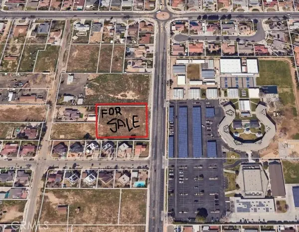 15 15th, Lancaster, CA 93535