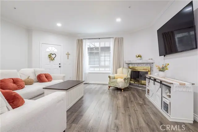 18347 Saticoy Street  #35, Reseda, CA 91335 - #3