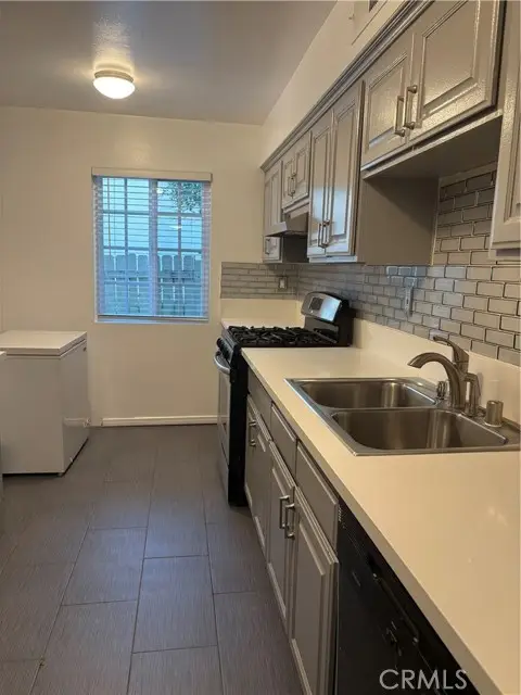 8105 Canby  #4, Reseda, CA 91335 - #2